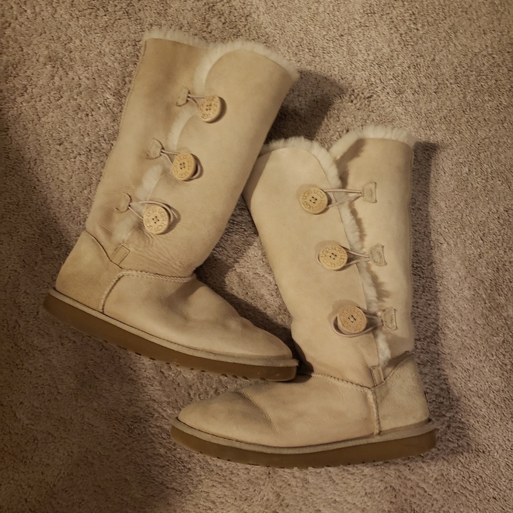 UGGS